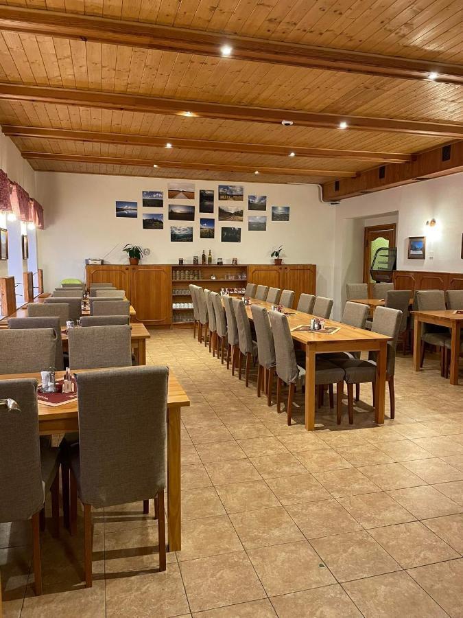 Rs Bernov Zatisi Hotel Nejdek Buitenkant foto