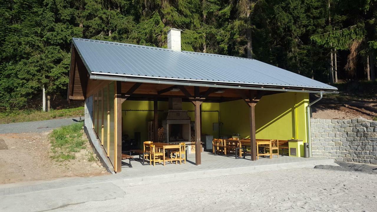 Rs Bernov Zatisi Hotel Nejdek Buitenkant foto