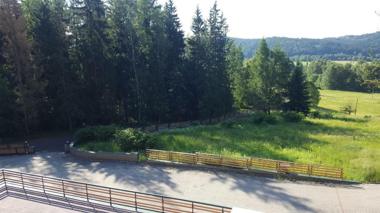Rs Bernov Zatisi Hotel Nejdek Buitenkant foto