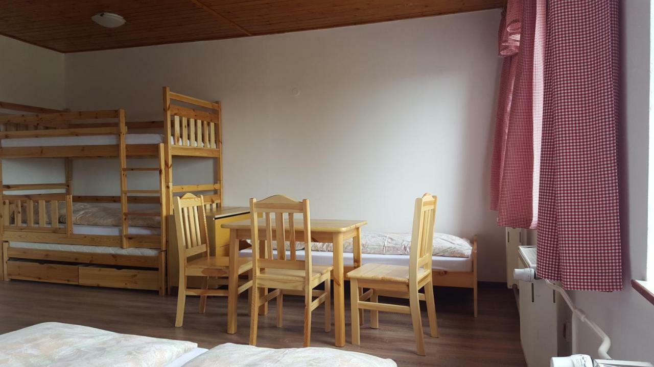 Rs Bernov Zatisi Hotel Nejdek Buitenkant foto